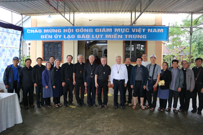 Hội Đồng Giám Mục Việt Nam cứu trợ lũ lụt tại Miền Trung ngày 21.10.2020