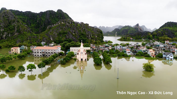 Ban Caritas Giáo phận Bắc Ninh cứu trợ vùng lũ và Thăm vùng lũ ở Gia Viễn và Nho Quan, Gp. Phát Diệm