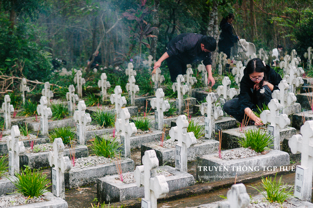 “Tiếng kinh buồn, cất tiếng gọi… thai nhi” – Lắng đọng nơi phần mộ các thai nhi